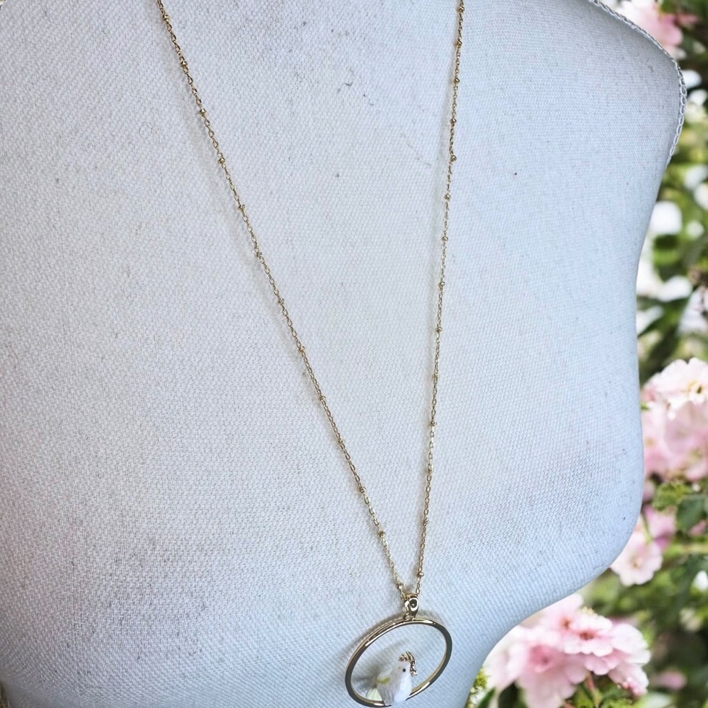NEW White & Yellow Gold Cockatiel Bird Sitting In A Gold Hoop Pendant Necklace - Picture 15 of 16